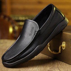 New men's leather shoes, top-grain cowhide slip-on shoes for middle-aged and elderly dads, genuine leather casual moccasins with soft soles and soft surfaces.
