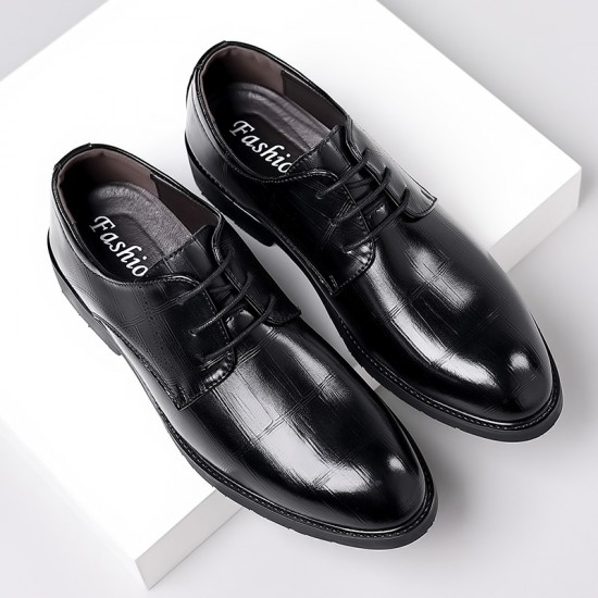 Men's business formal leather shoes, new genuine leather casual shoes, breathable, soft-soled, soft-surface British wedding shoes. Men's business formal leather shoes, new genuine leather casual shoes, breathable, soft-soled, soft-surface British wedding shoes.